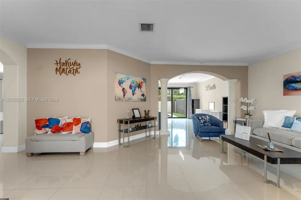 15454 SW 41st Ter Miami, FL 33185