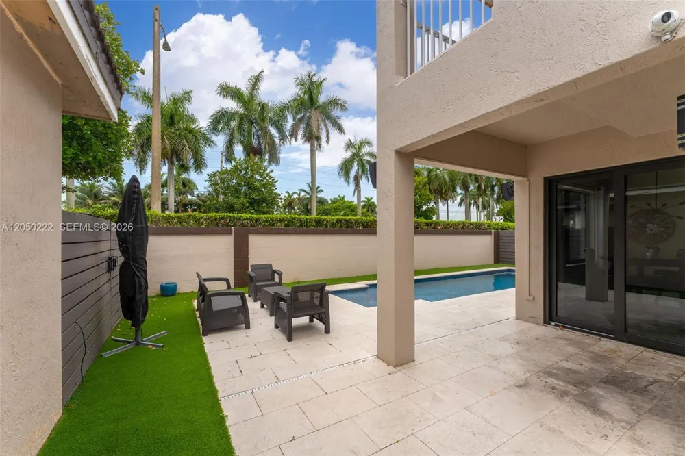 15454 SW 41st Ter Miami, FL 33185