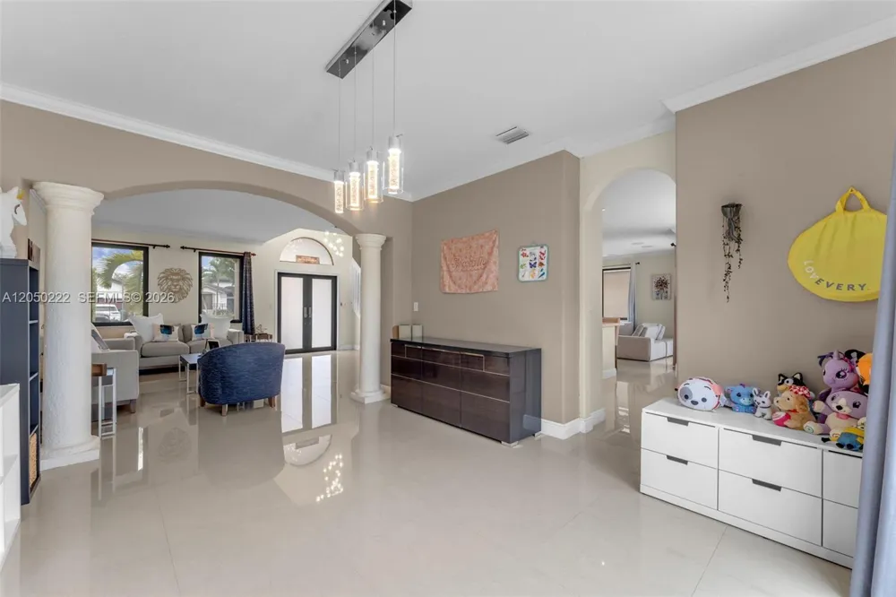 15454 SW 41st Ter Miami, FL 33185