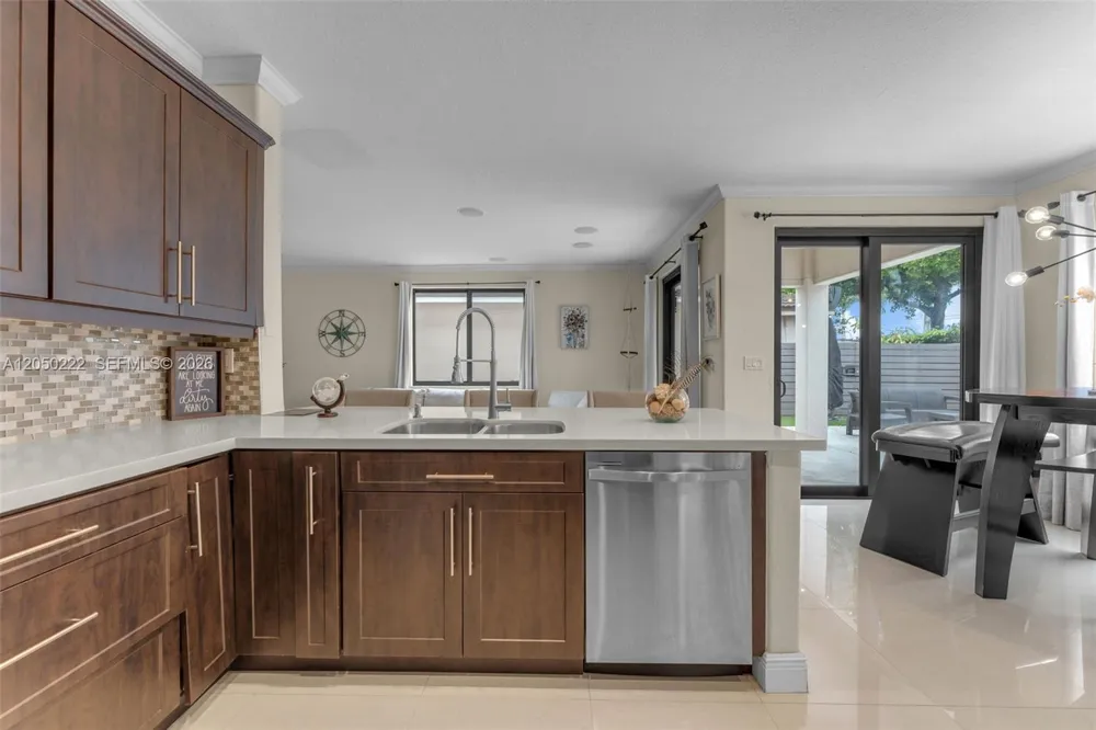 15454 SW 41st Ter Miami, FL 33185