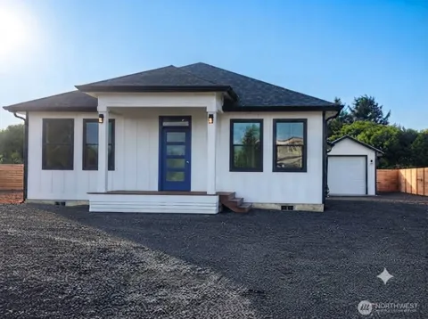 446 Salina Cruz Avenue SW