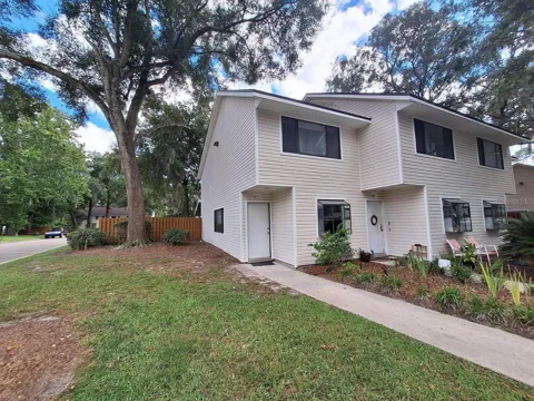 6111 SW 8TH PLACE