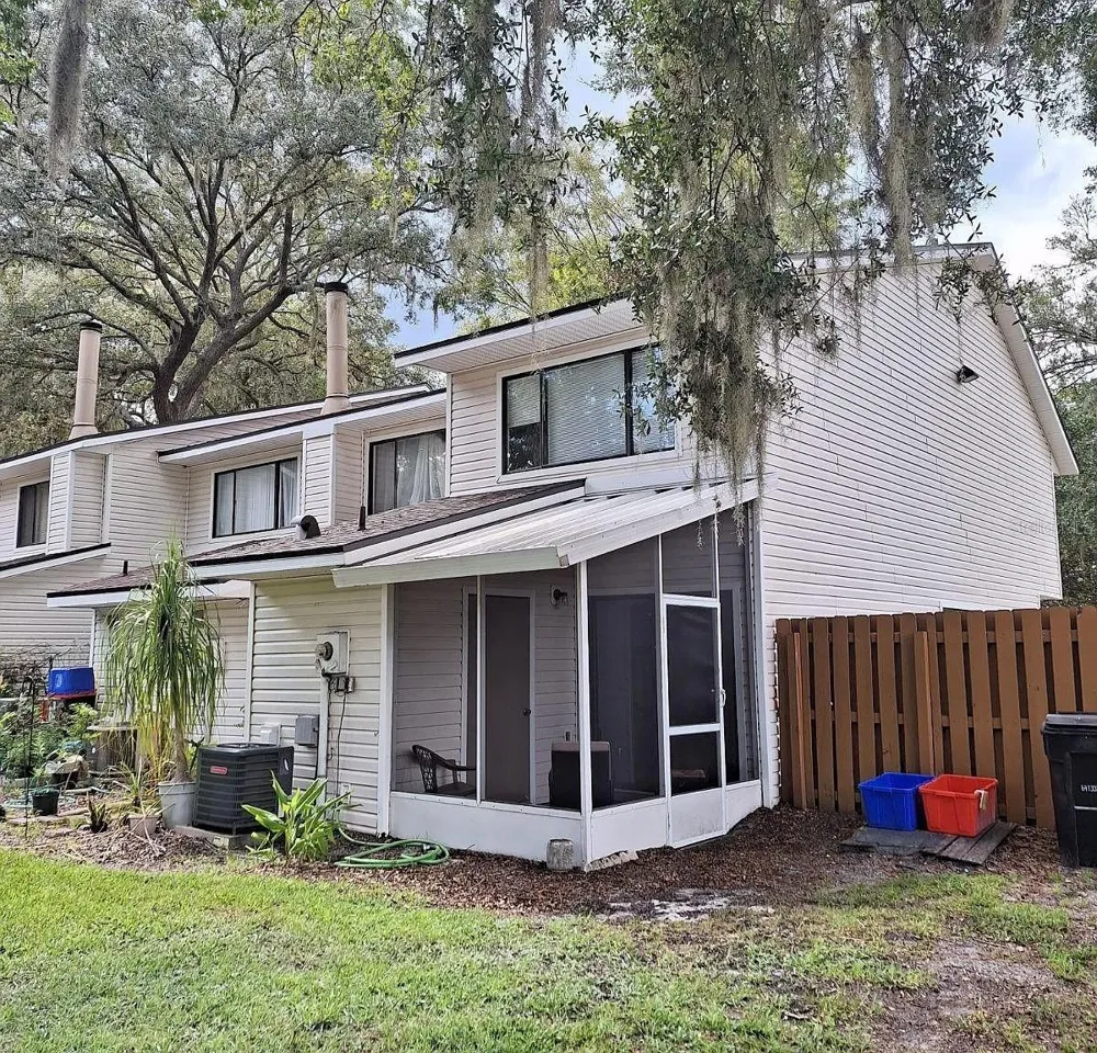 6111 SW 8TH PLACE Gainesville, FL 32607