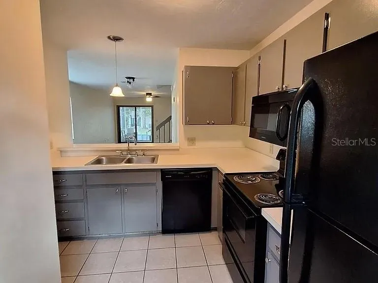 6111 SW 8TH PLACE Gainesville, FL 32607
