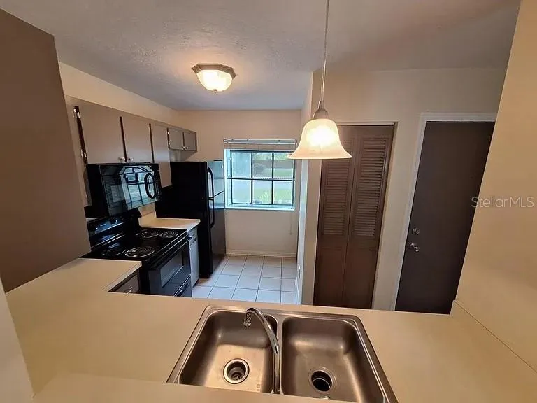 6111 SW 8TH PLACE Gainesville, FL 32607