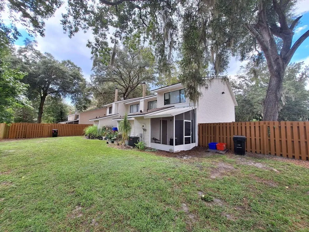 6111 SW 8TH PLACE Gainesville, FL 32607