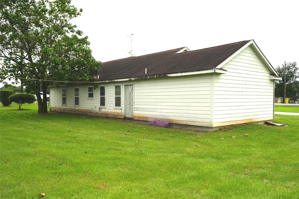 1420 Colorado St Hempstead, TX 77445