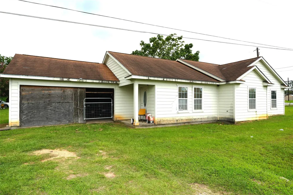 1420 Colorado St Hempstead, TX 77445