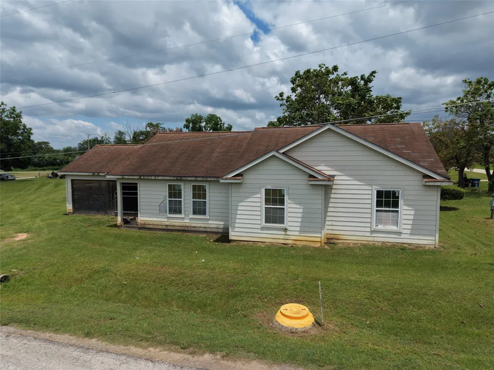 1420 Colorado St Hempstead, TX 77445