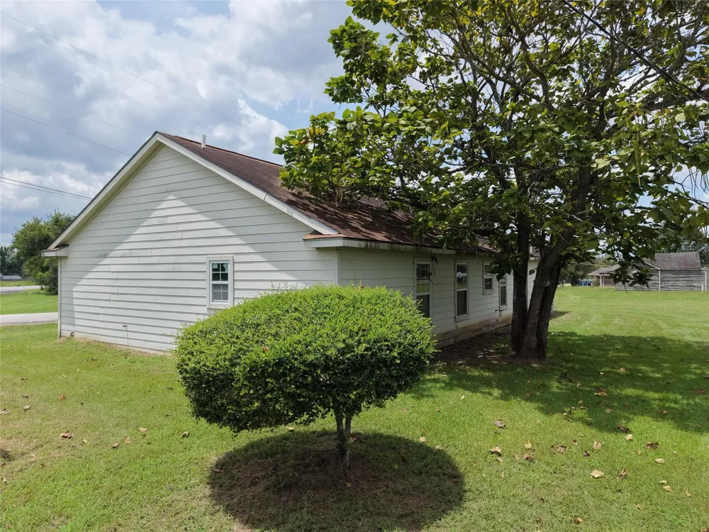 1420 Colorado St Hempstead, TX 77445