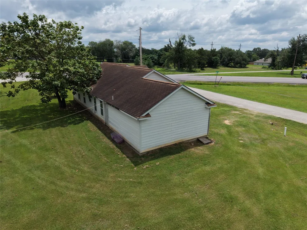 1420 Colorado St Hempstead, TX 77445