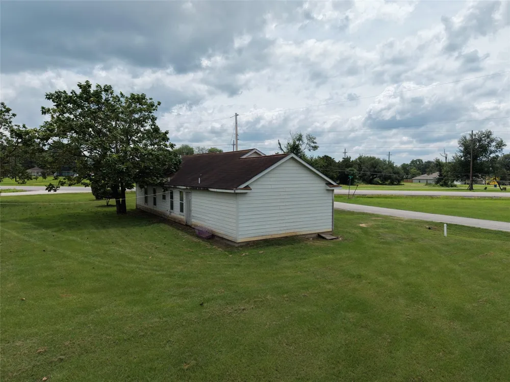 1420 Colorado St Hempstead, TX 77445