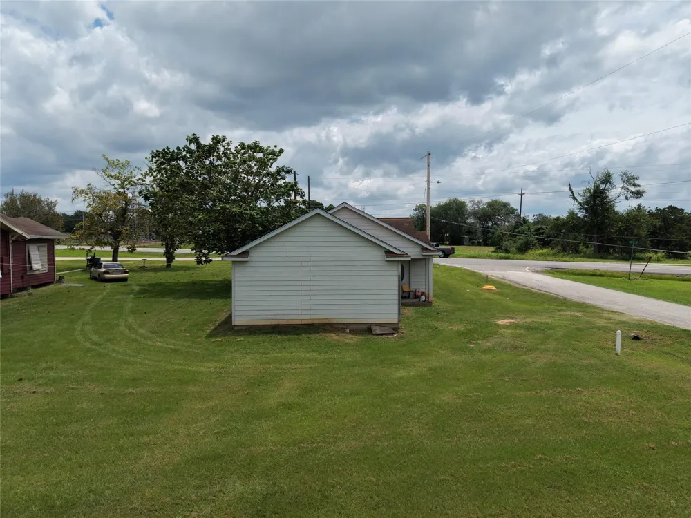 1420 Colorado St Hempstead, TX 77445