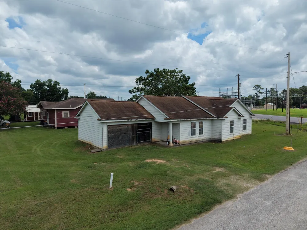 1420 Colorado St Hempstead, TX 77445