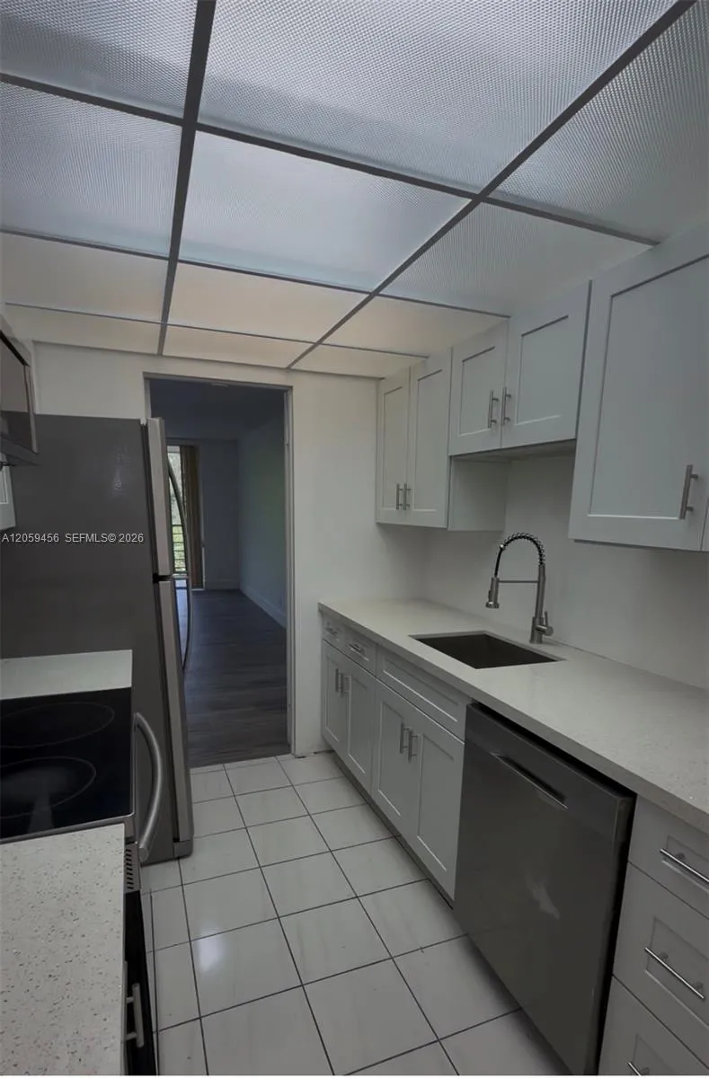 3070 NW 48th Ter #413 Lauderdale Lakes, FL 33313