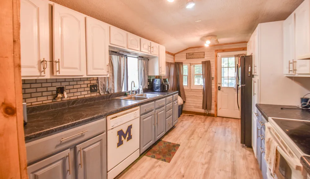 135 S Manning Street Hillsdale, MI 49242