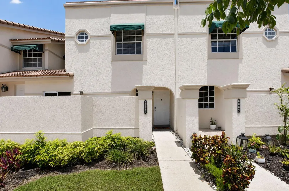 6665 VIA REGINA Boca Raton, FL 33433