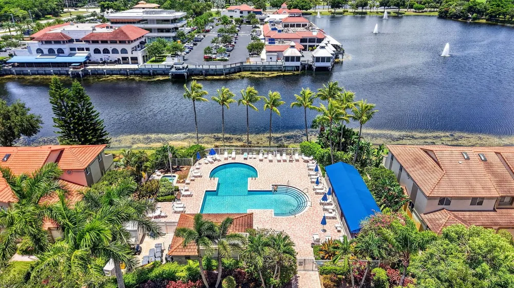 6665 VIA REGINA Boca Raton, FL 33433