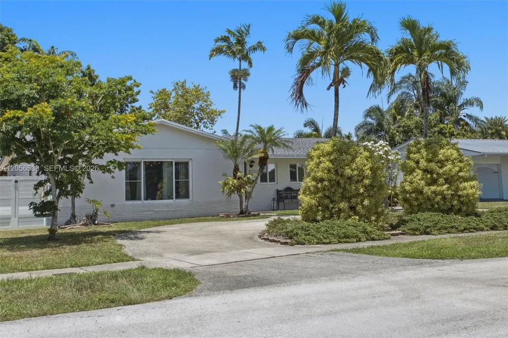 9123 SW 181st St Palmetto Bay, FL 33157
