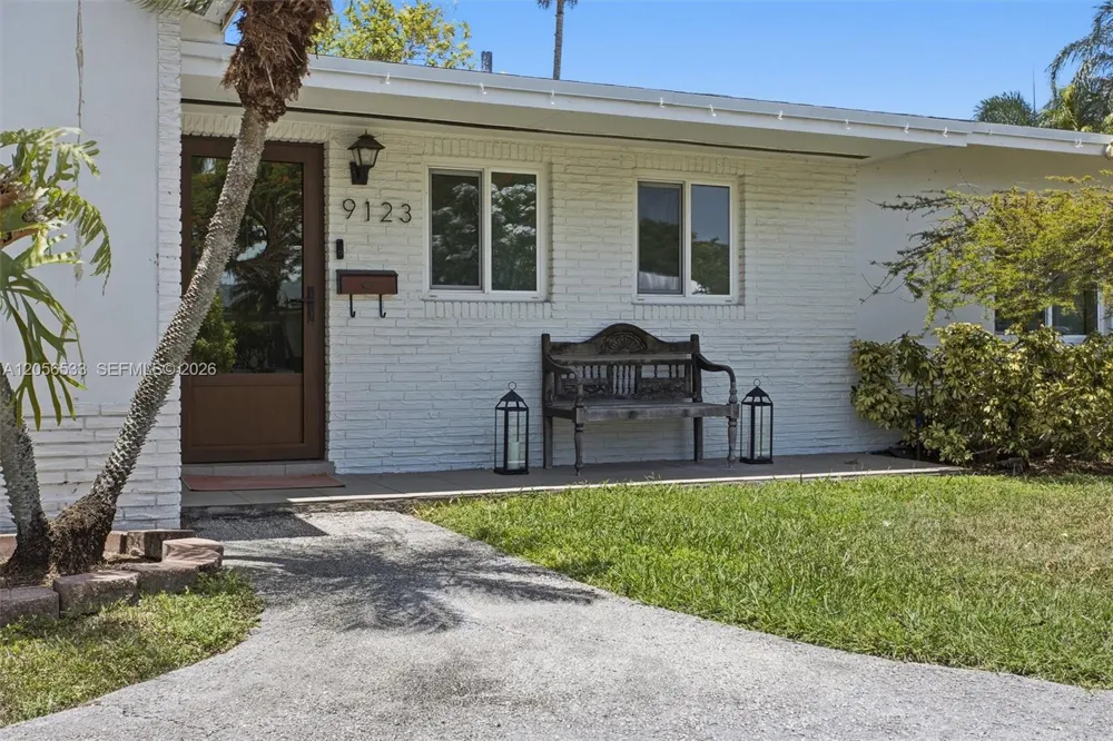 9123 SW 181st St Palmetto Bay, FL 33157