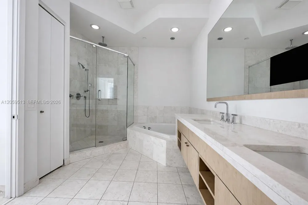 900 Brickell Key Blvd #2405 Miami, FL 33131