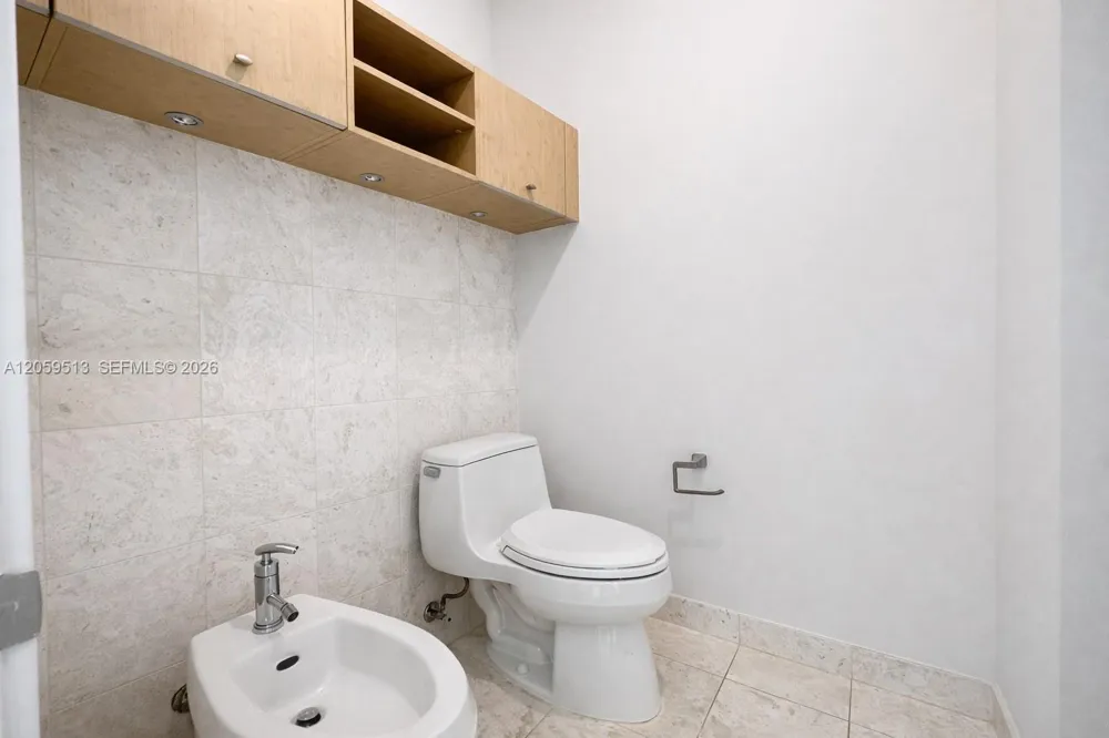 900 Brickell Key Blvd #2405 Miami, FL 33131