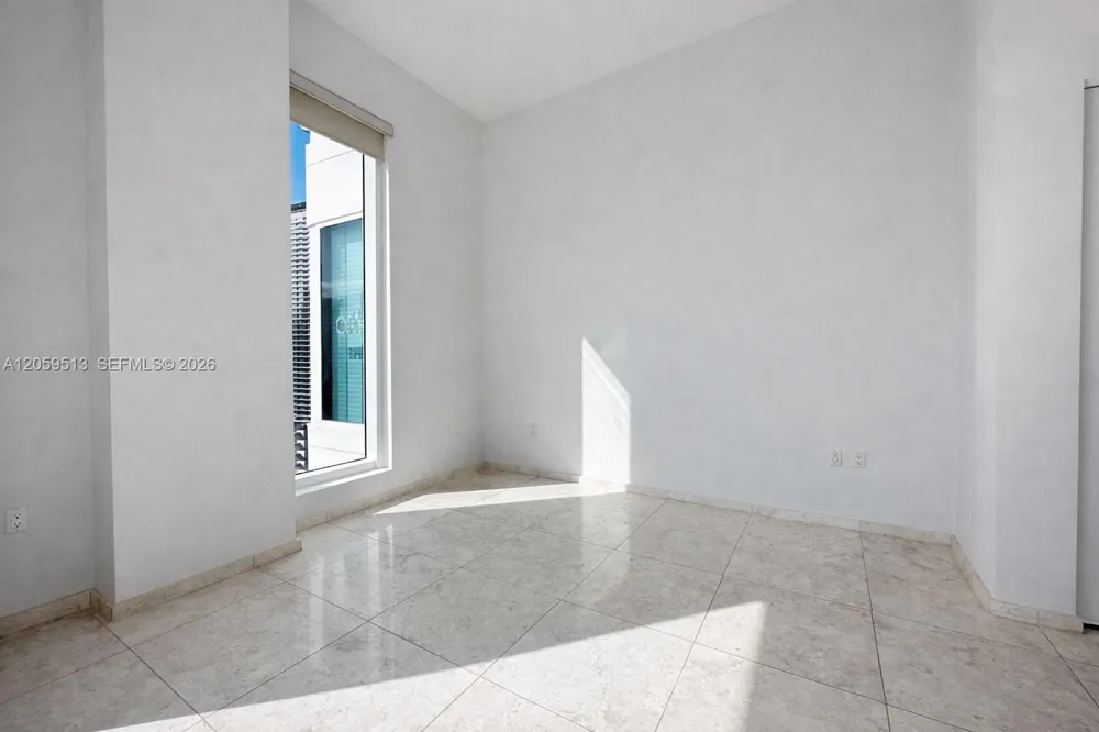 900 Brickell Key Blvd #2405 Miami, FL 33131