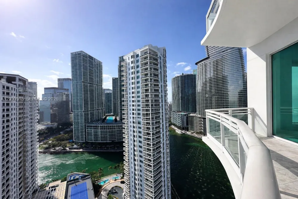 900 Brickell Key Blvd #2405 Miami, FL 33131