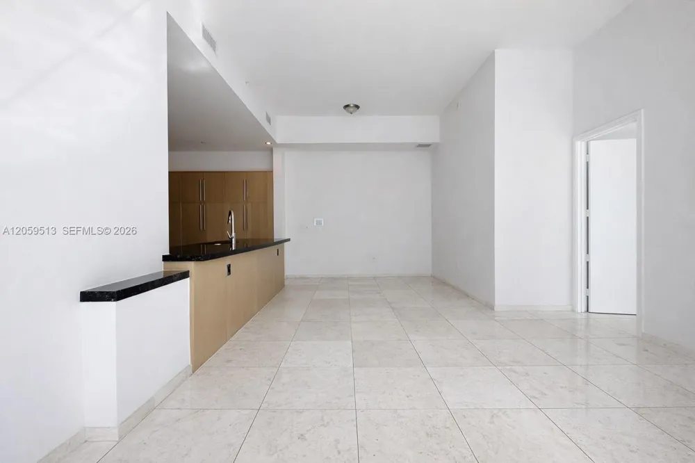 900 Brickell Key Blvd #2405 Miami, FL 33131