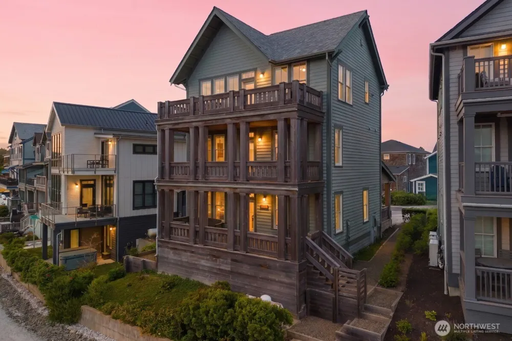32 Ocean Tide Lane Pacific Beach, WA 98571