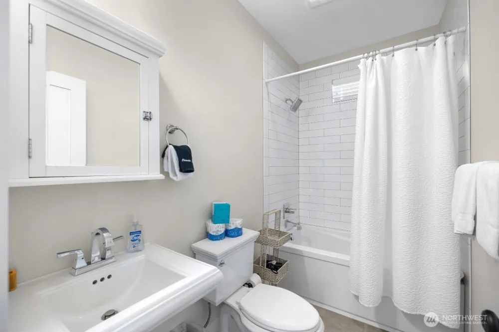 32 Ocean Tide Lane Pacific Beach, WA 98571