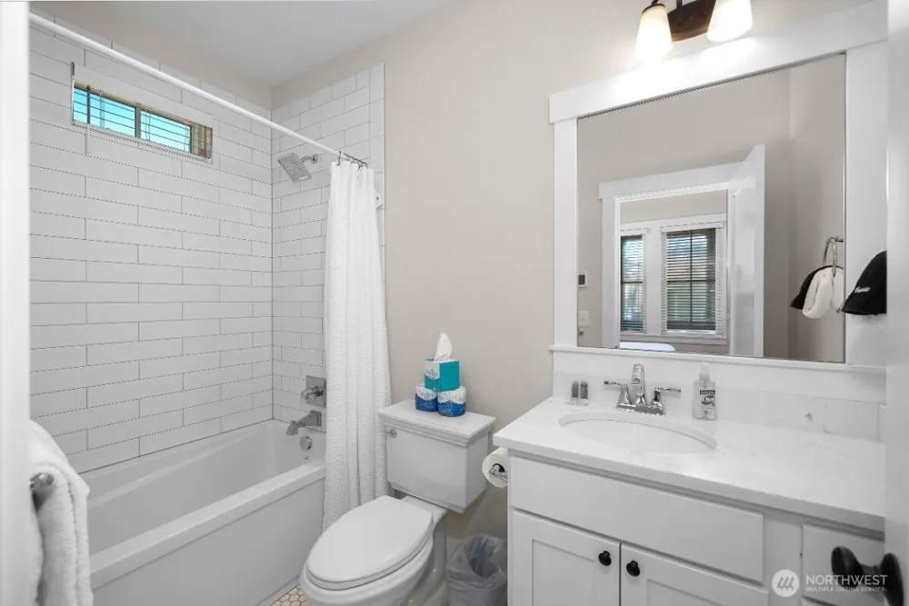 32 Ocean Tide Lane Pacific Beach, WA 98571