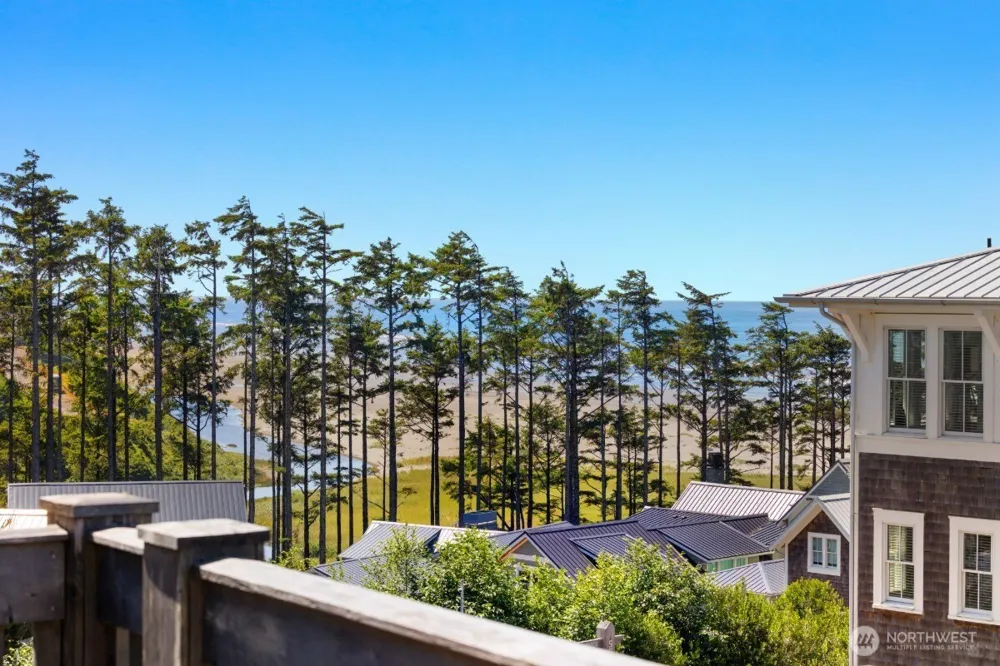 32 Ocean Tide Lane Pacific Beach, WA 98571
