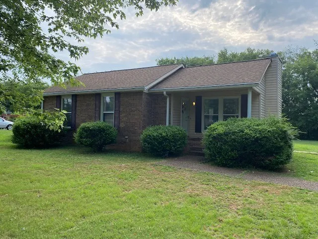 2075 Stonebrook Dr Murfreesboro, TN 37128