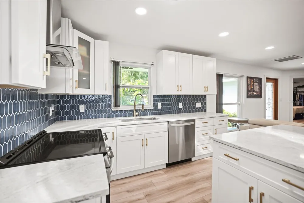1981 CASTILLE DRIVE Dunedin, FL 34698