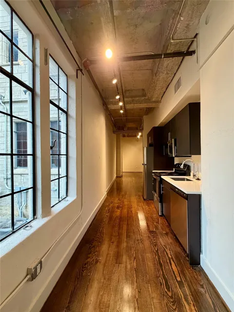 4411 Dallas St Street #6