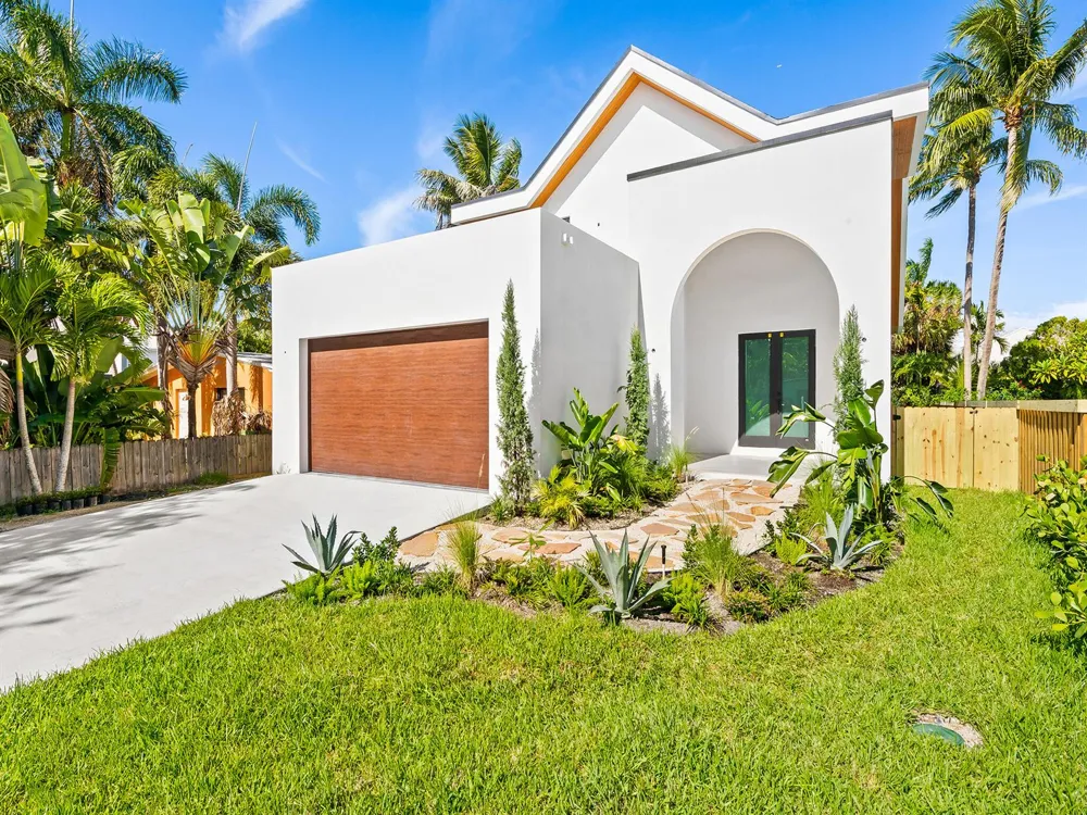 1628 NE 17th Avenue Fort Lauderdale, FL 33305