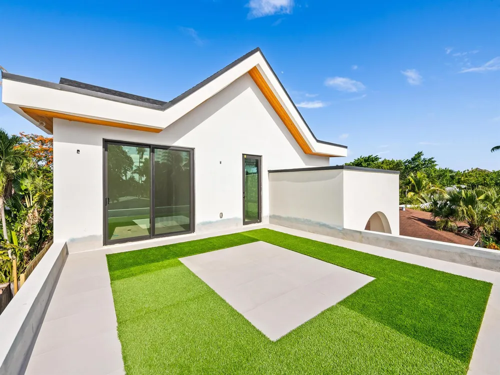 1628 NE 17th Avenue Fort Lauderdale, FL 33305