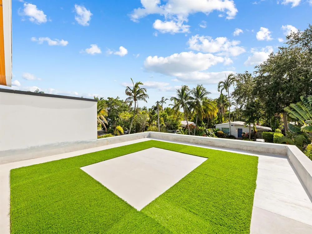 1628 NE 17th Avenue Fort Lauderdale, FL 33305