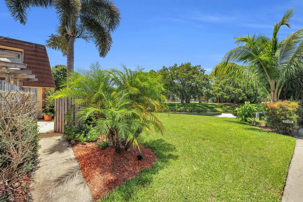 1119 11th Lane Palm Beach Gardens, FL 33418