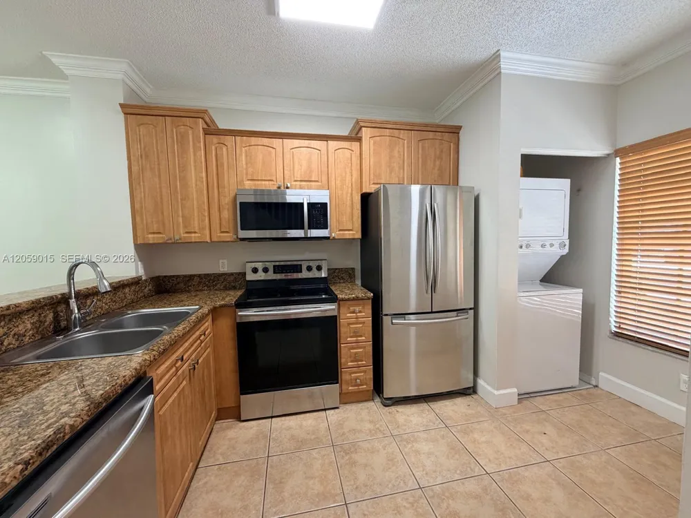 752 SW 122nd Ter Pembroke Pines, FL 33025