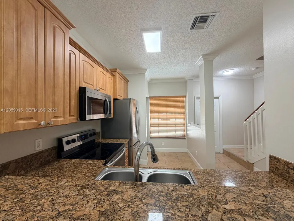 752 SW 122nd Ter Pembroke Pines, FL 33025