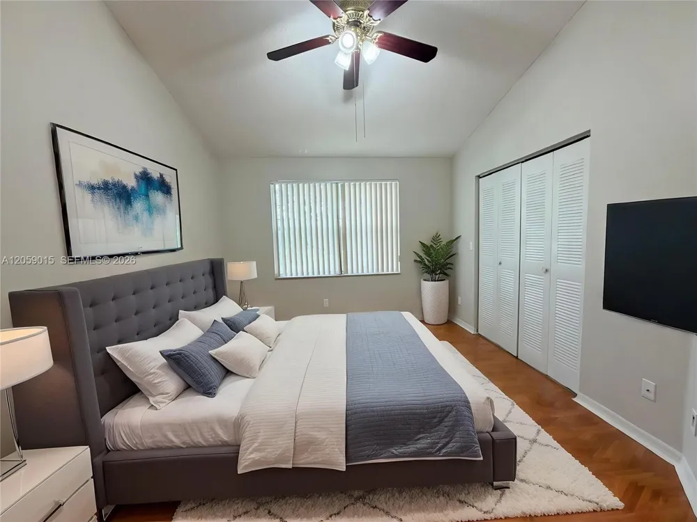 752 SW 122nd Ter Pembroke Pines, FL 33025