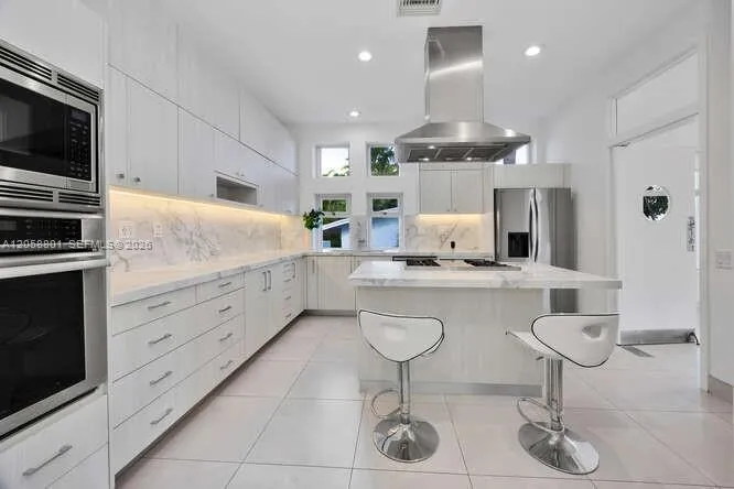 621 Mashta Drive Key Biscayne, FL 33149