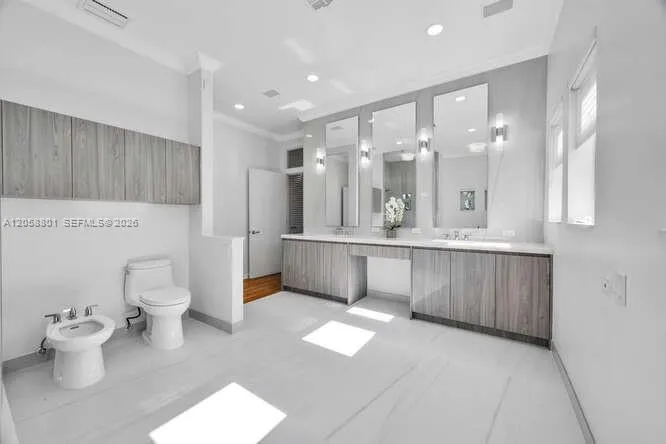 621 Mashta Drive Key Biscayne, FL 33149