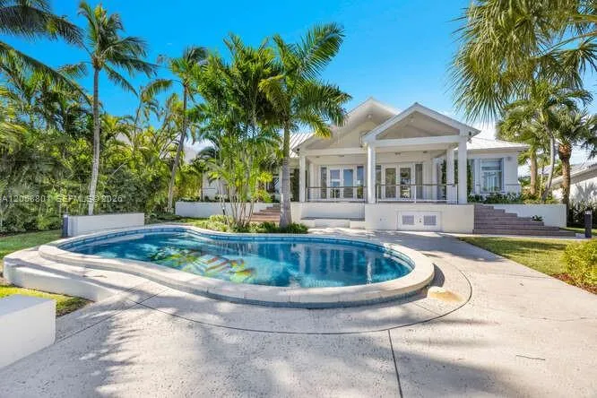 621 Mashta Drive Key Biscayne, FL 33149