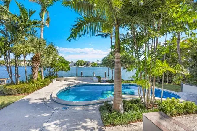 621 Mashta Drive Key Biscayne, FL 33149