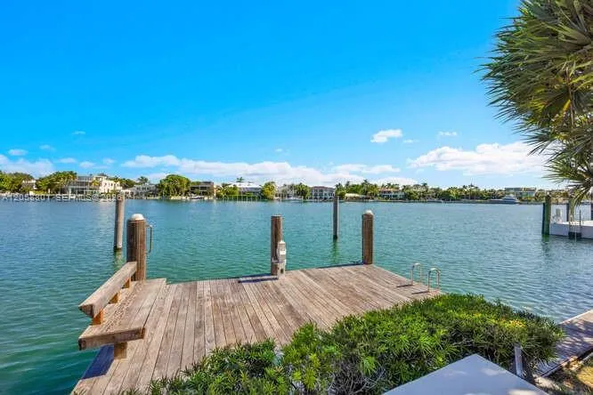 621 Mashta Drive Key Biscayne, FL 33149