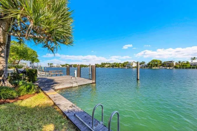 621 Mashta Drive Key Biscayne, FL 33149