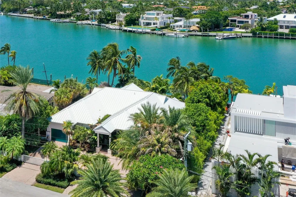 621 Mashta Drive Key Biscayne, FL 33149